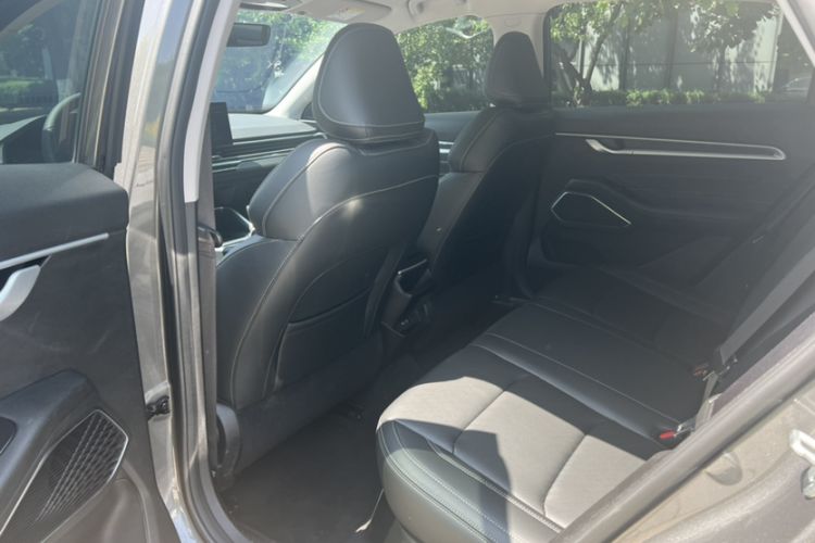 Used Geely Auto Emgrand 2023 4th Generation Champion Edition 1.5L Manual Luxury Model Interior 2
