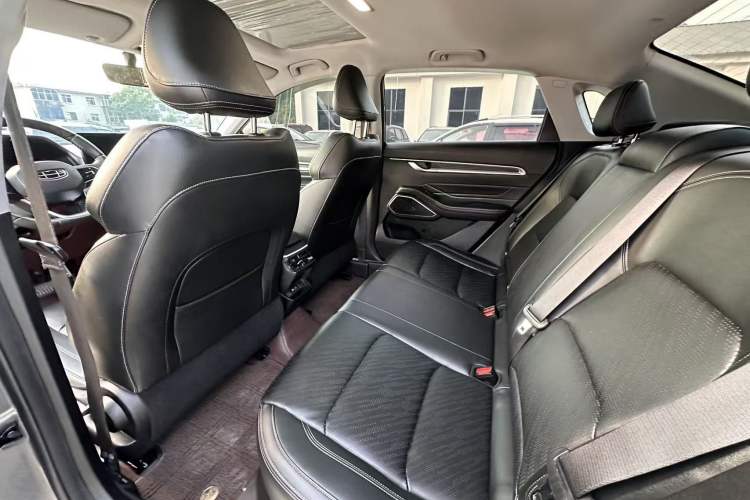 Used Geely Auto Emgrand 2023 4th Generation Champion Edition 1.5L CVT Prestige Model Interior 3