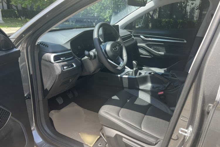 Used Geely Auto Emgrand 2023 4th Generation Champion Edition 1.5L Manual Luxury Model Interior 3