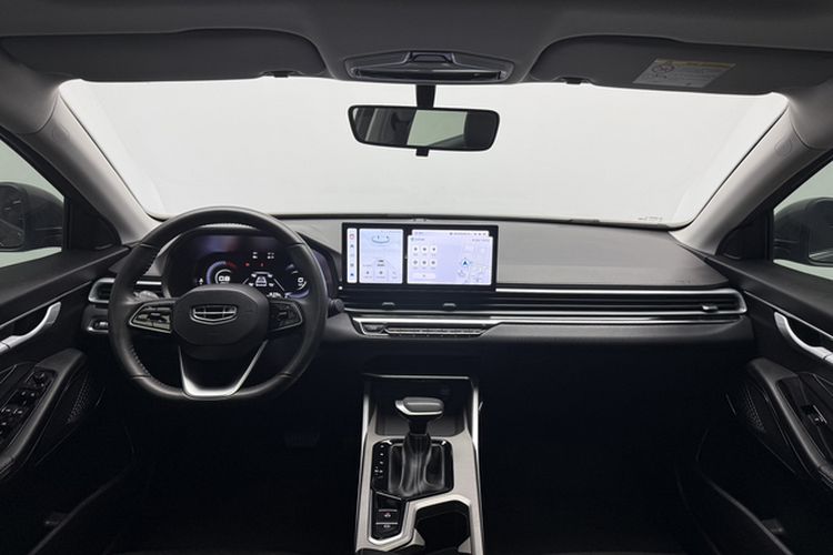 Used Geely Auto Emgrand 2023 4th Generation Champion Edition 1.5L CVT Prestige Model Interior 4