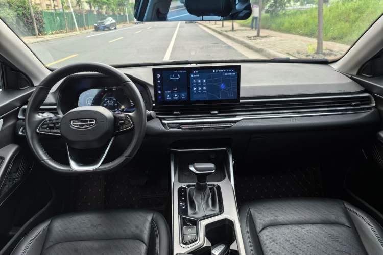 Used Geely Auto Emgrand 2023 4th Generation Champion Edition 1.5L CVT Luxury Model Interior 4