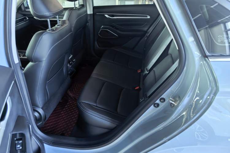 Used Geely Auto Emgrand 2023 4th Generation Champion Edition 1.5L CVT Prestige Model Interior 5