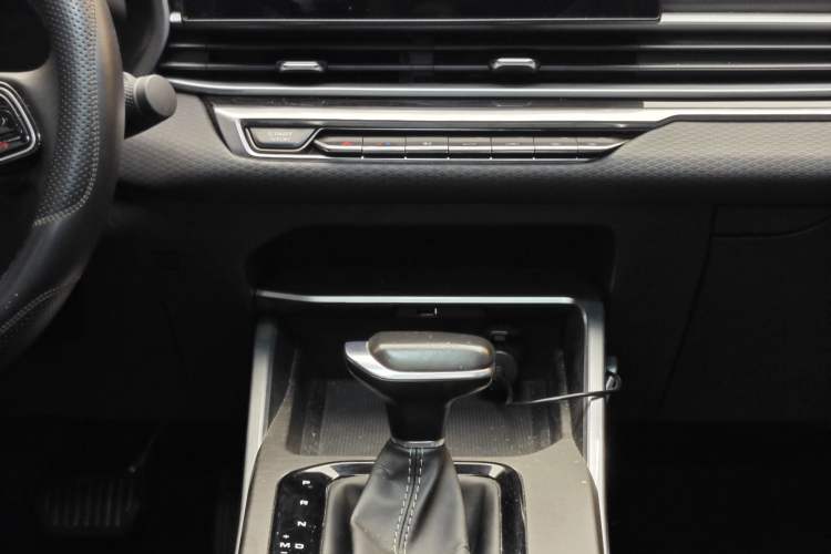 Used Geely Auto Emgrand 2023 4th Generation Champion Edition 1.5L CVT Prestige Model Interior 7
