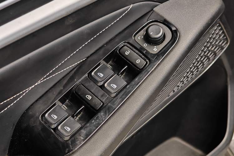Used Geely Auto Emgrand 2023 4th Generation Champion Edition 1.5L CVT Prestige Model Interior 8