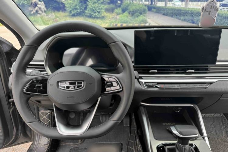 Used Geely Auto Emgrand 2023 4th Generation Champion Edition 1.5L CVT Luxury Model Interior 9