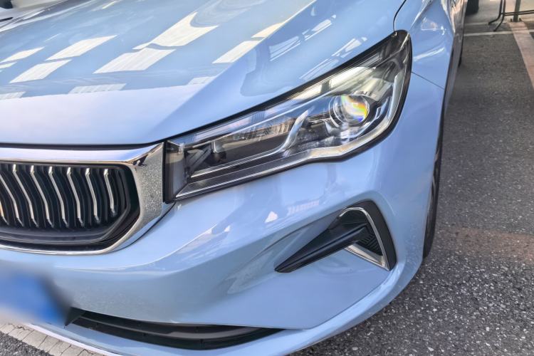 Used Geely Auto Emgrand 2023 4th Generation Champion Edition 1.5L CVT Prestige Model Left Front Headlight