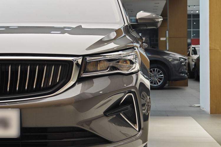 Used Geely Auto Emgrand 2023 4th Generation Champion Edition 1.5L CVT Prestige Model Left Front Headlight