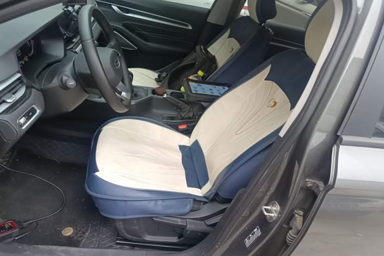 Used Geely Auto Emgrand 2023 4th Generation Champion Edition 1.5L Manual Luxury Model Left Front Seat