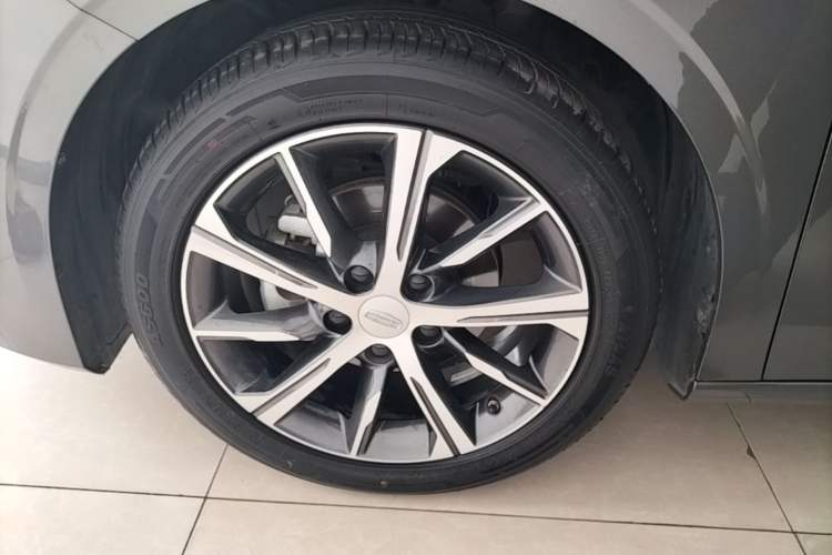 Used Geely Auto Emgrand 2023 4th Generation Champion Edition 1.5L CVT Prestige Model Left Front Wheel Hub