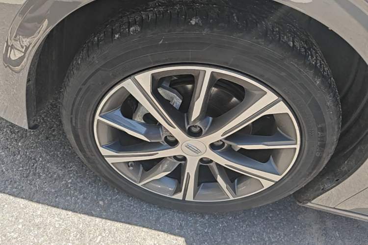 Used Geely Auto Emgrand 2023 4th Generation Champion Edition 1.5L CVT Prestige Model Left Front Wheel Hub