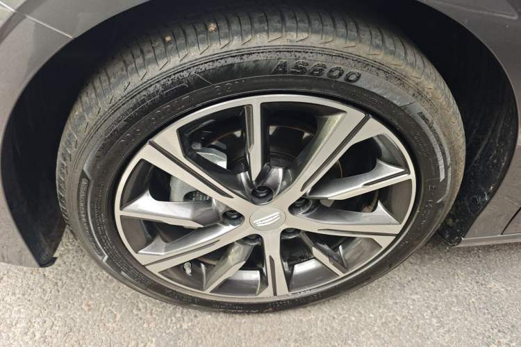 Used Geely Auto Emgrand 2023 4th Generation Champion Edition 1.5L CVT Prestige Model Left Front Wheel Hub