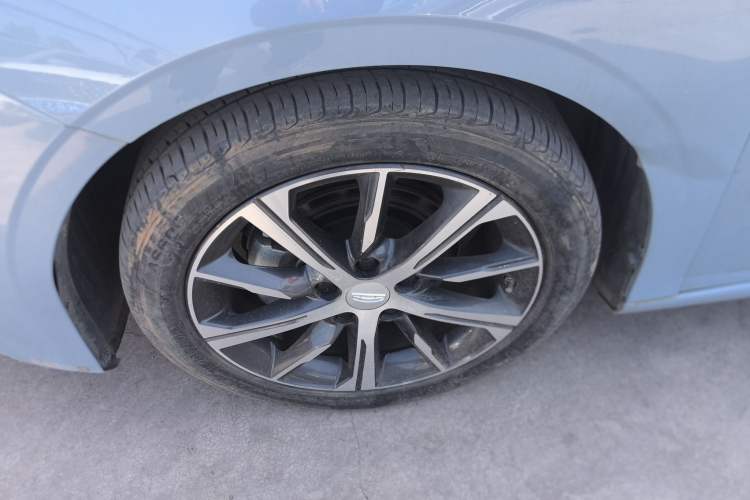 Used Geely Auto Emgrand 2023 4th Generation Champion Edition 1.5L CVT Prestige Model Left Front Wheel Hub