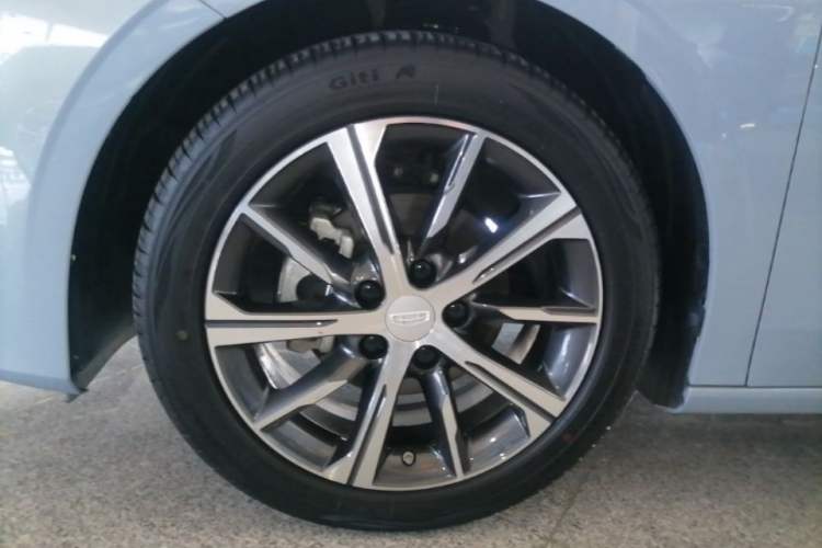Used Geely Auto Emgrand 2023 4th Generation Champion Edition 1.5L CVT Prestige Model Left Front Wheel Hub
