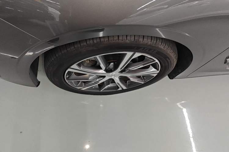 Used Geely Auto Emgrand 2023 4th Generation Champion Edition 1.5L CVT Prestige Model Left Front Wheel Hub