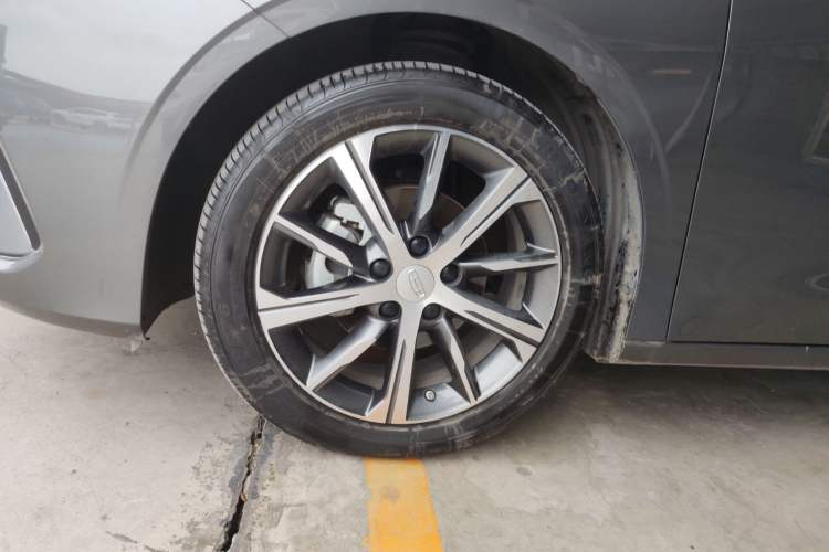 Used Geely Auto Emgrand 2023 4th Generation Champion Edition 1.5L CVT Prestige Model Left Front Wheel Hub