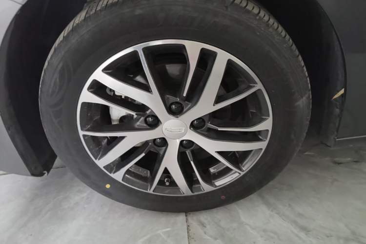 Used Geely Auto Emgrand 2023 4th Generation Champion Edition 1.5L CVT Luxury Model Left Front Wheel Hub