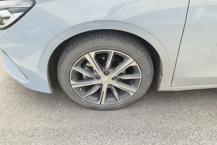 Used Geely Auto Emgrand 2023 4th Generation Champion Edition 1.5L CVT Flagship Model Left Front Wheel Hub