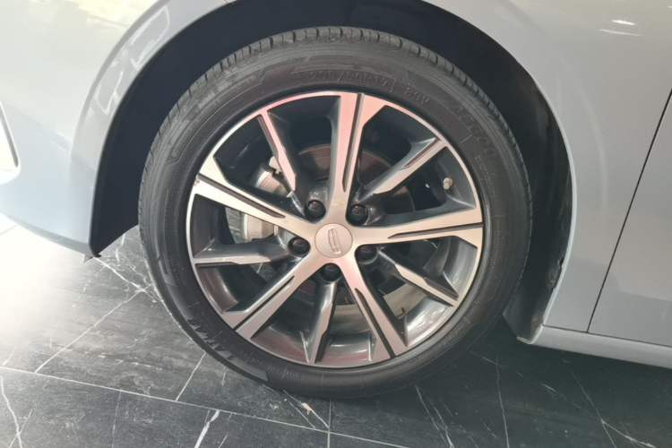 Used Geely Auto Emgrand 2023 4th Generation Champion Edition 1.5L CVT Prestige Model Left Front Wheel Hub