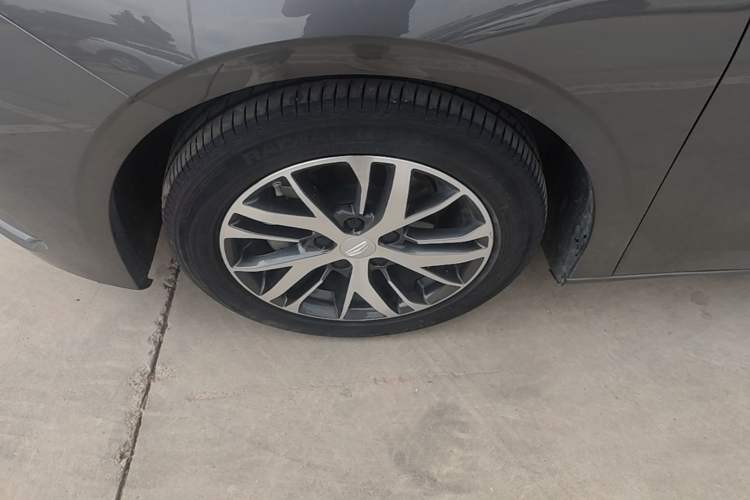 Used Geely Auto Emgrand 2023 4th Generation Champion Edition 1.5L CVT Luxury Model Left Front Wheel Hub
