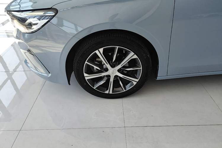 Used Geely Auto Emgrand 2023 4th Generation Champion Edition 1.5L CVT Flagship Model Left Front Wheel Hub