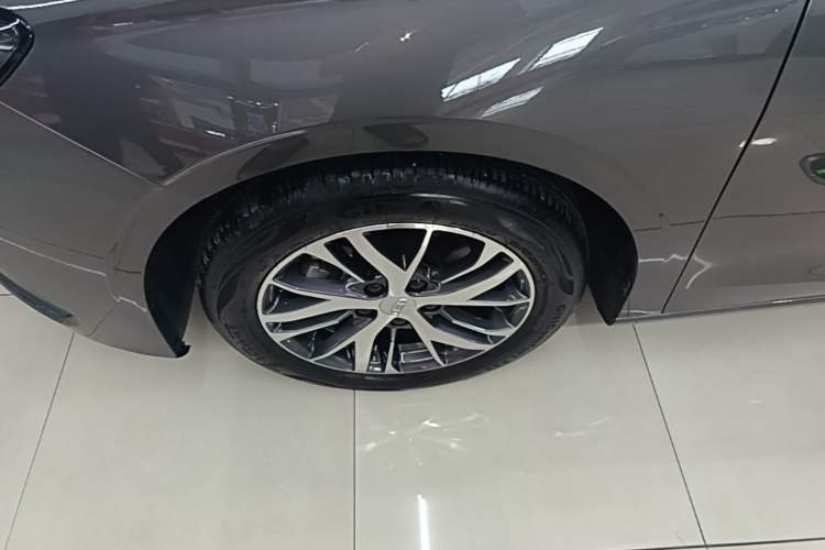 Used Geely Auto Emgrand 2023 4th Generation Champion Edition 1.5L CVT Luxury Model Left Front Wheel Hub