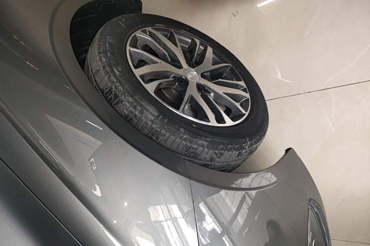 Used Geely Auto Emgrand 2023 4th Generation Champion Edition 1.5L CVT Luxury Model Left Front Wheel Hub