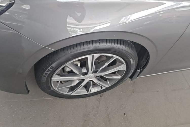 Used Geely Auto Emgrand 2023 4th Generation Champion Edition 1.5L CVT Prestige Model Left Front Wheel Hub