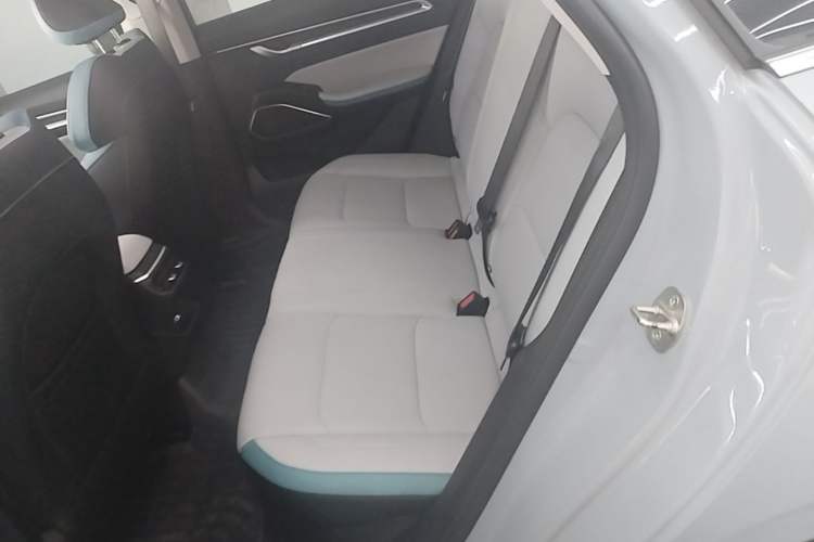 Used Geely Auto Emgrand 2023 4th Generation Champion Edition 1.5L CVT Flagship Model Left Rear Seat