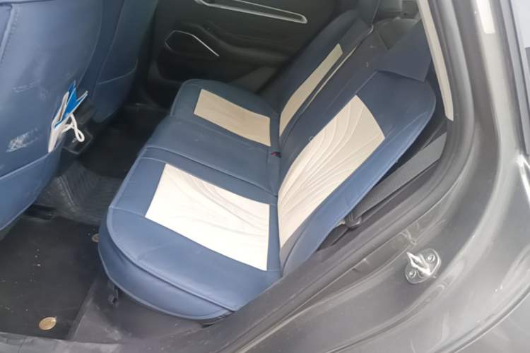 Used Geely Auto Emgrand 2023 4th Generation Champion Edition 1.5L Manual Luxury Model Left Rear Seat