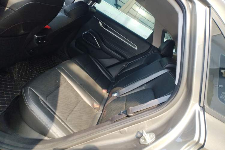 Used Geely Auto Emgrand 2023 4th Generation Champion Edition 1.5L CVT Luxury Model Left Rear Seat