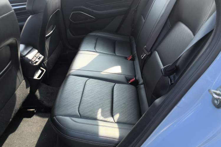 Used Geely Auto Emgrand 2023 4th Generation Champion Edition 1.5L CVT Prestige Model Left Rear Seat