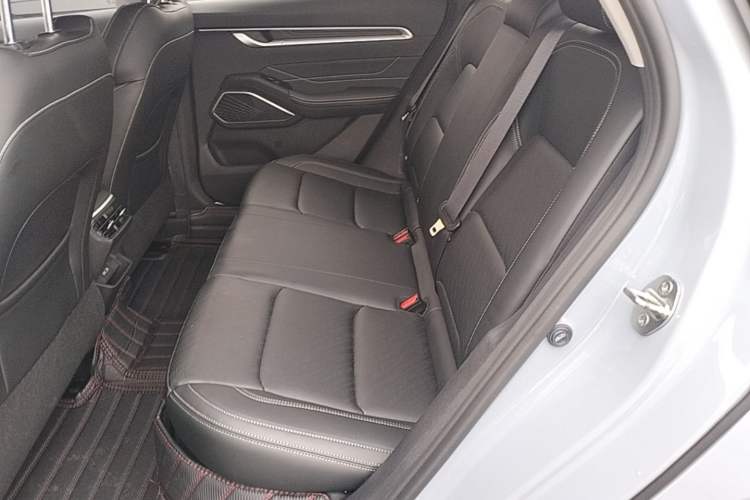 Used Geely Auto Emgrand 2023 4th Generation Champion Edition 1.5L CVT Prestige Model Left Rear Seat