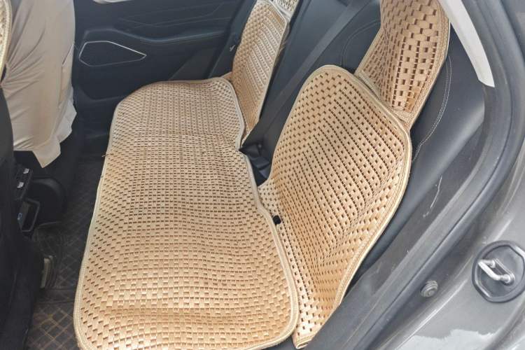 Used Geely Auto Emgrand 2023 4th Generation Champion Edition 1.5L CVT Prestige Model Left Rear Seat