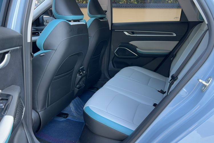 Used Geely Auto Emgrand 2023 4th Generation Champion Edition 1.5L CVT Flagship Model Left Rear Seat