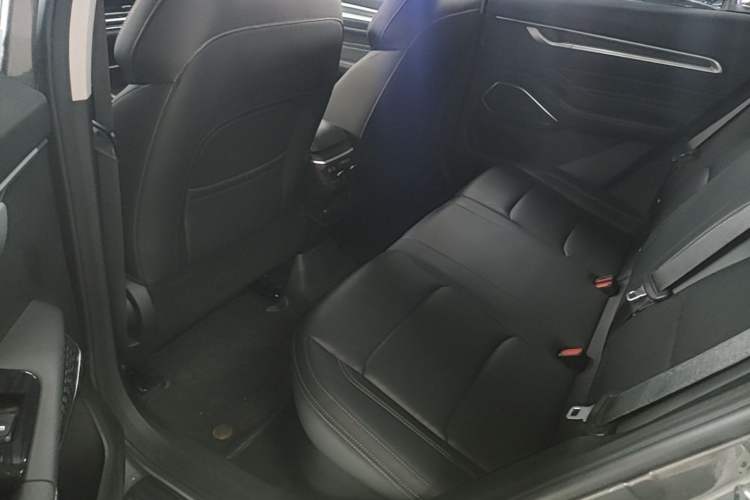 Used Geely Auto Emgrand 2023 4th Generation Champion Edition 1.5L CVT Luxury Model Left Rear Seat