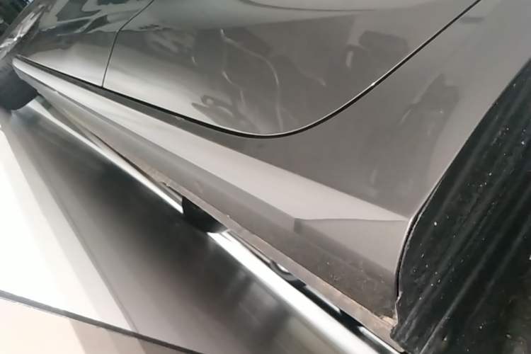 Used Geely Auto Emgrand 2023 4th Generation Champion Edition 1.5L CVT Prestige Model Left Side Sill