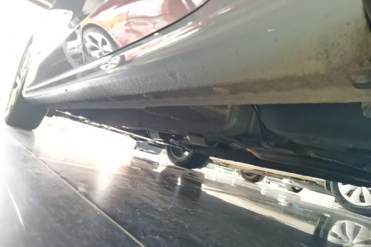 Used Geely Auto Emgrand 2023 4th Generation Champion Edition 1.5L CVT Prestige Model Left Side Sill