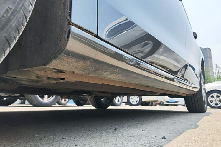 Used Geely Auto Emgrand 2023 4th Generation Champion Edition 1.5L CVT Prestige Model Left Side Sill