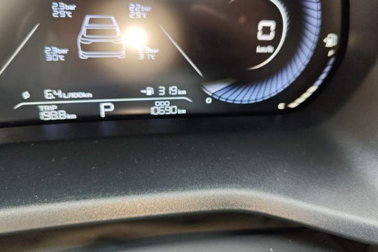 Used Geely Auto Emgrand 2023 4th Generation Champion Edition 1.5L CVT Luxury Model Odometer Close Up