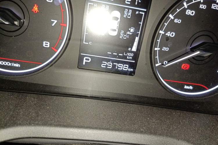 Used Geely Auto Emgrand 2023 4th Generation Champion Edition 1.5L CVT Luxury Model Odometer Close Up
