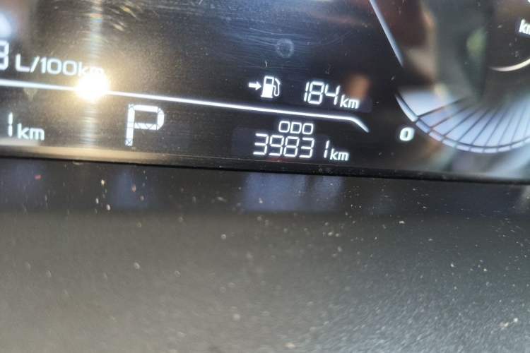 Used Geely Auto Emgrand 2023 4th Generation Champion Edition 1.5L CVT Prestige Model Odometer Close Up