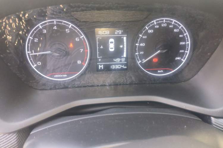 Used Geely Auto Emgrand 2023 4th Generation Champion Edition 1.5L Manual Luxury Model Odometer Close Up