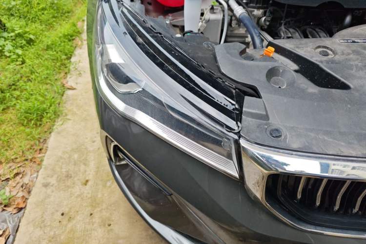 Used Geely Auto Emgrand 2023 4th Generation Champion Edition 1.5L CVT Luxury Model Right Front Headlight