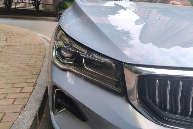 Used Geely Auto Emgrand 2023 4th Generation Champion Edition 1.5L Manual Luxury Model Right Front Headlight