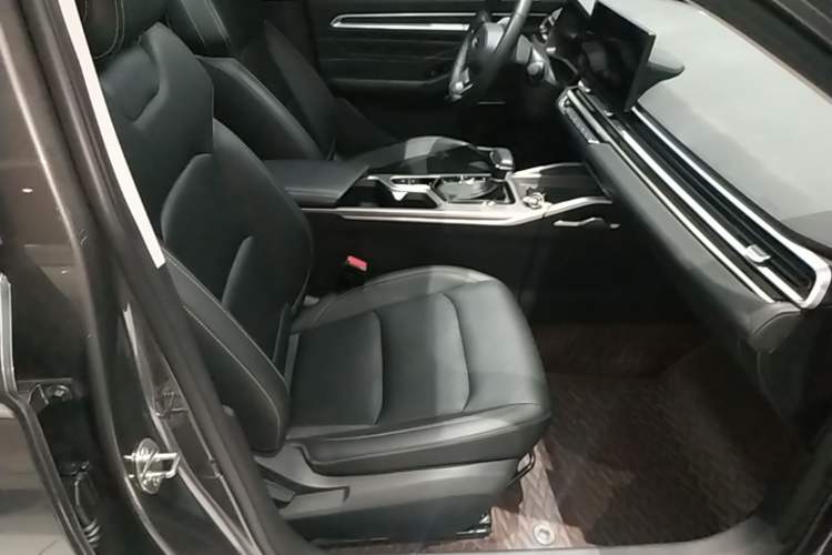 Used Geely Auto Emgrand 2023 4th Generation Champion Edition 1.5L CVT Prestige Model Right Front Seat