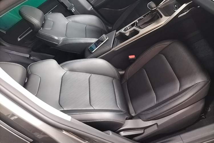 Used Geely Auto Emgrand 2023 4th Generation Champion Edition 1.5L CVT Prestige Model Right Front Seat