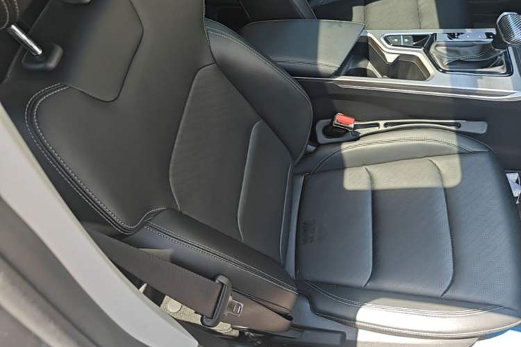 Used Geely Auto Emgrand 2023 4th Generation Champion Edition 1.5L CVT Prestige Model Right Front Seat