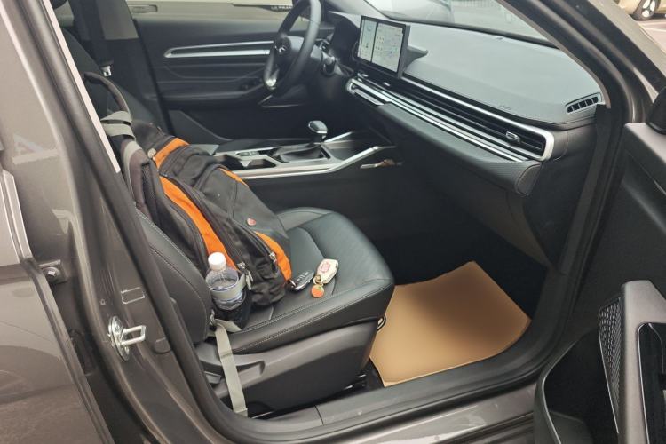 Used Geely Auto Emgrand 2023 4th Generation Champion Edition 1.5L CVT Prestige Model Right Front Seat