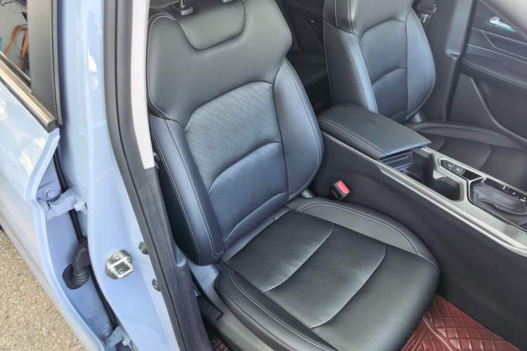 Used Geely Auto Emgrand 2023 4th Generation Champion Edition 1.5L CVT Prestige Model Right Front Seat