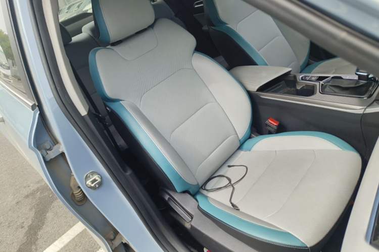 Used Geely Auto Emgrand 2023 4th Generation Champion Edition 1.5L CVT Flagship Model Right Front Seat